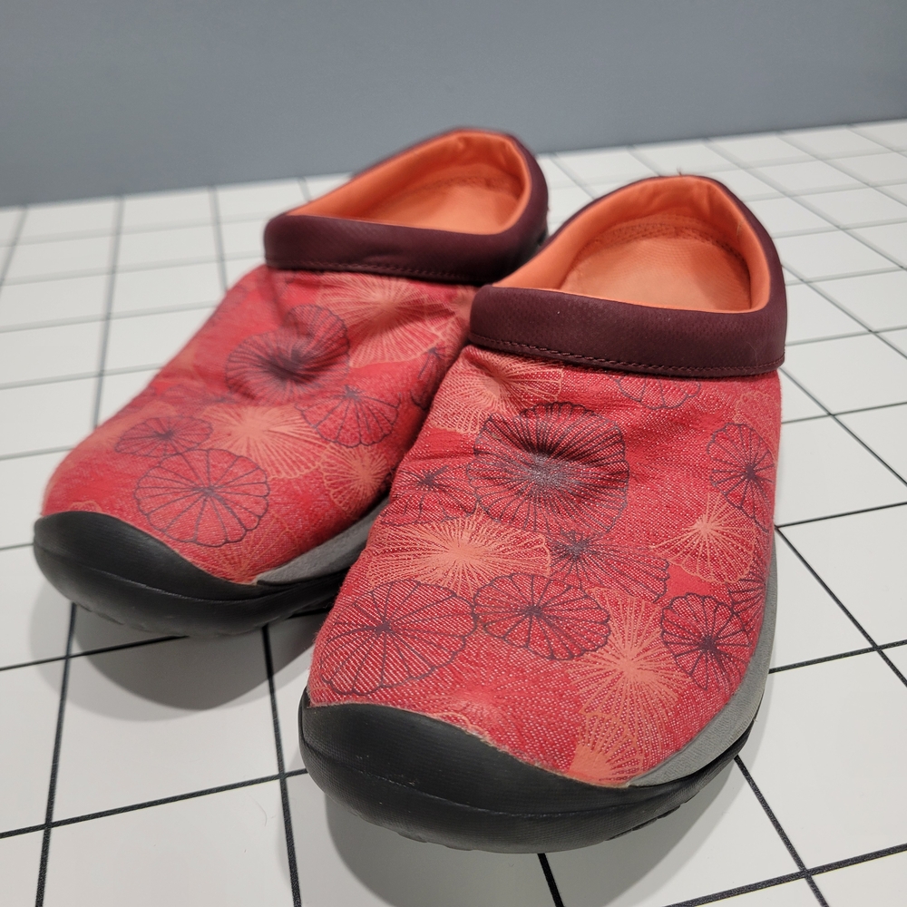 Merrell Women's Red Floral Mules